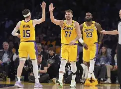 湖人vs尼克斯2021年5月12日